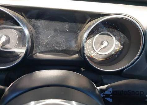 2021 Jeep Wrangler Unlimited Sahara 4X4 from USA, damaged, VIN 1C4HJXEN4MW687712